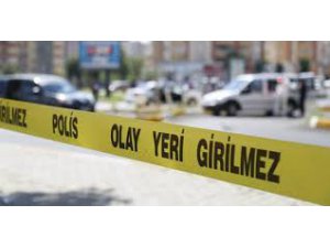 İZMİR'DE YOL KENARINDA CESET BULUNDU