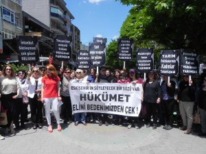 ESKİŞEHİRLİ KADINLARDAN "ERDOĞAN" PROTESTOSU