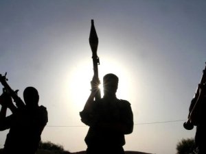 TERÖRİSTLER JANDARMA KOMUTANLIĞINA SALDIRDI