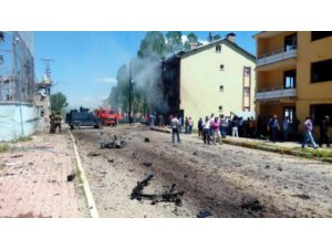 TUNCELİ'DE BOMBALI ARAÇLA SALDIRI: 3 AĞIR 9 YARALI