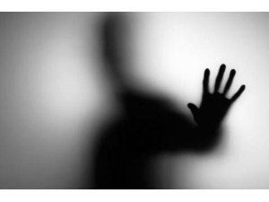 BIÇAK ZORUYLA TECAVÜZE BERAAT