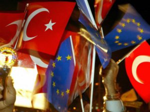 'TÜRKİYE'NİN ÜYELİK SÜRECİNİ CANLI TUTMAK AB'NİN DE ÇIKARINA'
