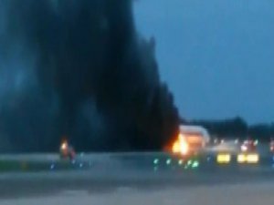 UÇAKTA YANGIN  ACİL İNİŞ YAPTIRDI: SANİYE SANİYE KAMERADA