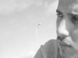 CANLI BOMBAYI DURDURMAYA ÇALIŞAN İŞÇİ HAYATINI KAYBETTİ