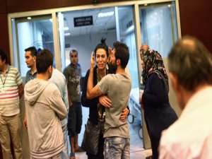 ATATÜRK HAVALİMANI SALDIRISINDAN SAĞ KURTULAN GENCİN AĞABEYİ SOSYAL MEDYAYI AĞLATTI