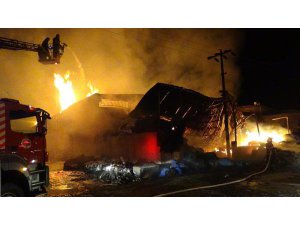 DEV FABRİKADA YANGIN