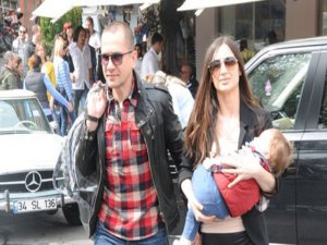 EMRE AŞIK VE EŞİNE BÜYÜK ŞOK