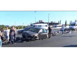 OTOMOBİL METROBÜS YOLUNA DALDI. SEFERLER KONTRÖLLÜ OLARAK SÜRÜYOR