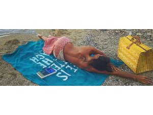 EDA TAŞPINAR'IN ÜSTSÜZ POZU OLAY OLDU