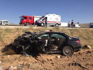 KONYA'DA FECİ KAZA: 2 ÖLÜ, 6 YARALI