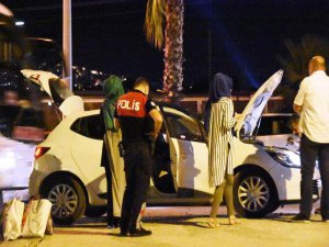 ÜNİVERSİTELİ 2 KIZA BODRUM'DA KİRALIK ARAÇ ŞOKU