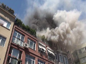 CİHANGİR'DE ÜNLÜ OYUNCUNUN EVİNDE YANGIN