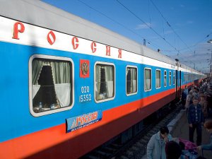 TREN RAYLARINDA SEKS YAPARKEN KAFASI KOPTU