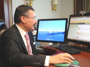 Melih Gökçek'e Twitter'de Kapak Yanıt