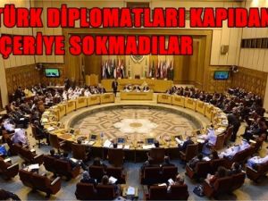 Türk Diplomatlar Kapıda Kaldı