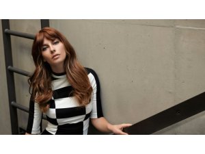 TWİTTER'DE AKP'Yİ ÖVEN TUĞBA ÜNSAL ALAY KONUSU OLDU