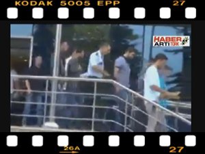 FETÖCÜ DİYE TUTUKLANAN KADIN HAKİMDEN ŞAŞIRTAN SLOGAN