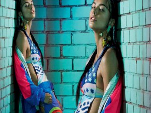 ADRİANA LİMA'DAN VOGUE'A ÖZEL POZLAR