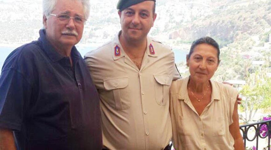 'FETÖ'YE ADIN KARIŞTI' DİYEN DOLANDIRICILARA 100 BİN LİRA KAPTIRDI