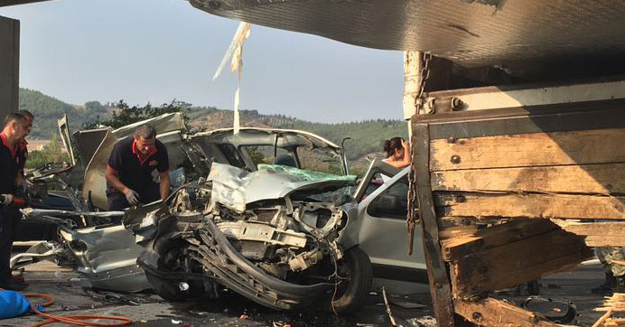 OSMANİYE'DE TRAFİK KAZASI: 3 ÖLÜ, 5 YARALI