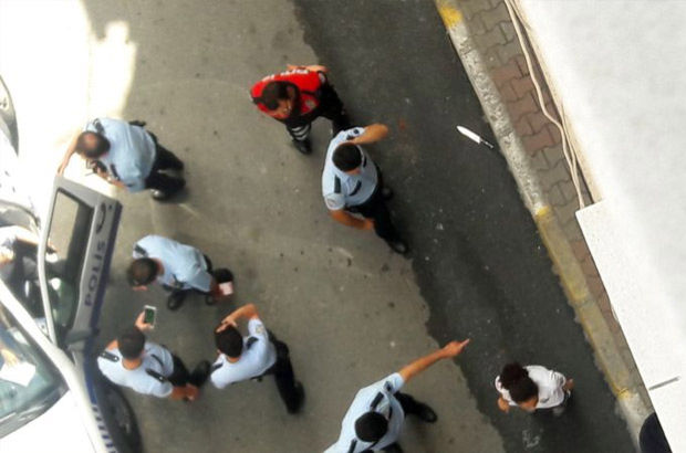 PARA TARTIŞMASINDA ANNESİ VE AĞABEYİNİ ÖLDÜRDÜ