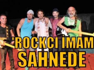'Rockçı imam' sahnede, Önce namaz kıldırdı, sonra konsere çıktı