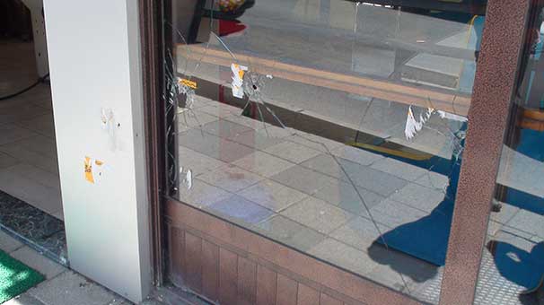 ÜMRANİYE'DE KISKANÇ KOCA DEHŞETİ: 2 ÖLÜ, 3 YARALI