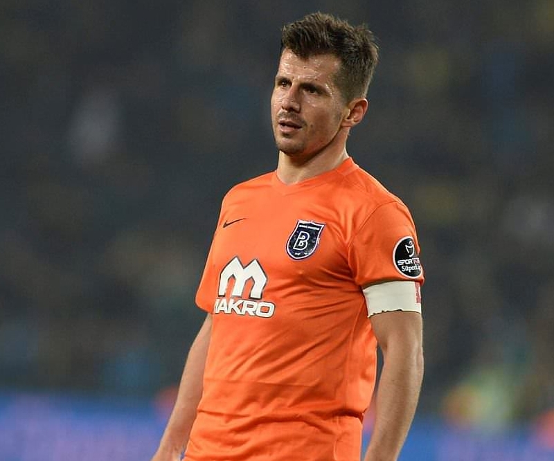 EMRE BELÖZOĞLU'NDAN FETÖ AÇIKLAMASI