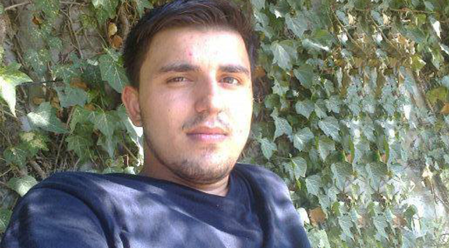 İNTERNETTE CİNAYET HABERLERİ OKUDU, ANNESİNİN SEVGİLİSİNİ BIÇAKLADI