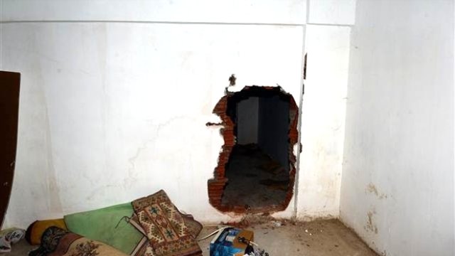 FETÖ'NÜN ANAOKULUNDA 'GİZLİ GEÇİT' BULUNDU