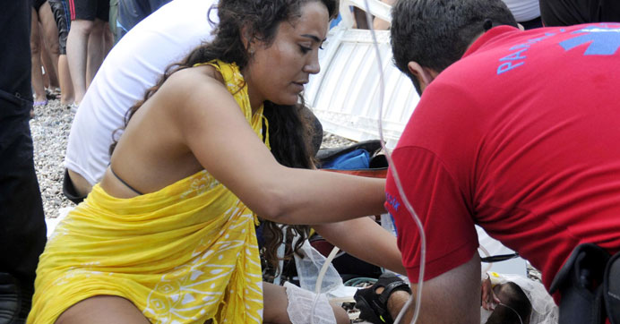 ANTALYA'DA DENİZDE BOĞULAN GENÇ HAYATA BÖYLE DÖNDÜRÜLDÜ