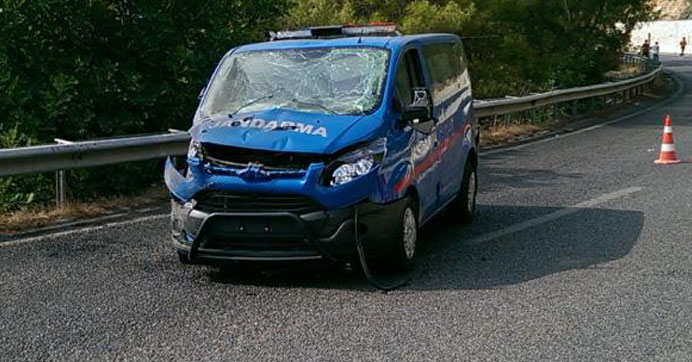 ANTALYA'DA ASKERİ ARACA BOMBALI SALDIRI