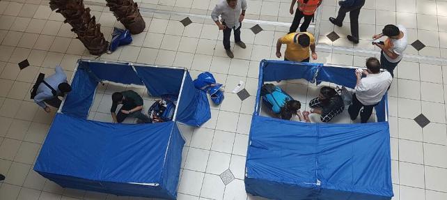 AVM'DE İNTİHAR ETTİ, ÜZERİNE DÜŞTÜĞÜ KİŞİYİ DE ÖLDÜRDÜ