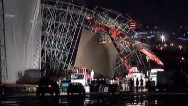 ANKARA'DA FACİA KIL PAYI ATLATILDI: AKM'DE SAHNE ÇÖKTÜ