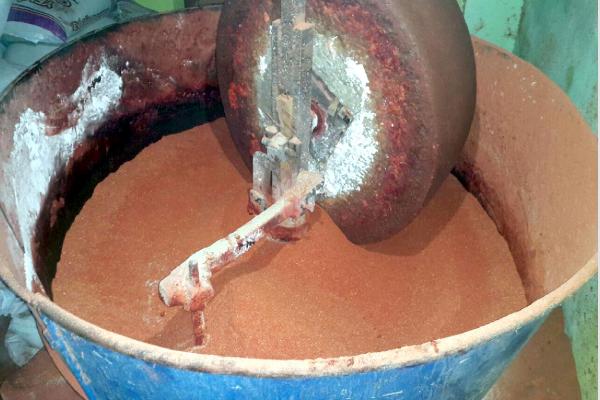 3,5 TON ODUN TALAŞINI BİBER DİYE SATTI