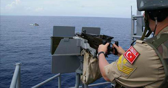 AKDENİZ'DE RUM GEMİSİ GERGİNLİĞİ