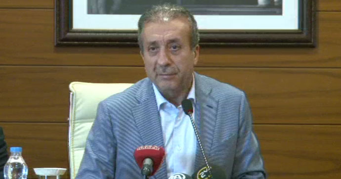 MEHDİ EKER'DEN MEZARLIKTA BULUNAN BOMBA İLE İLGİLİ AÇIKLAMA