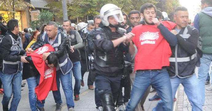 ESKİŞEHİR'DE LAİKLİK EYLEMİ; 25 GÖZALTI