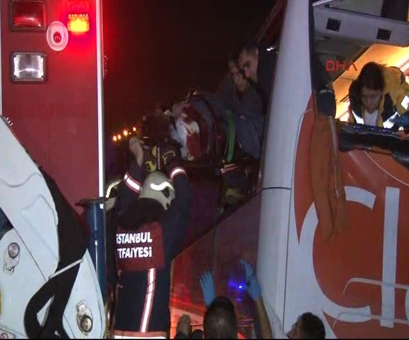 İSTANBUL OTOGARI GİRİŞİNDE KAZA: 1 ÖLÜ, 2 YARALI