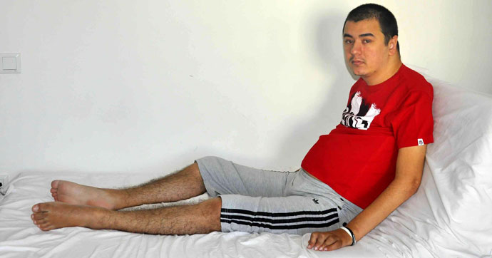 ANTALYA'DA ENGELLİ GENCİNTEDAVİ PARASINI ÇALDILAR