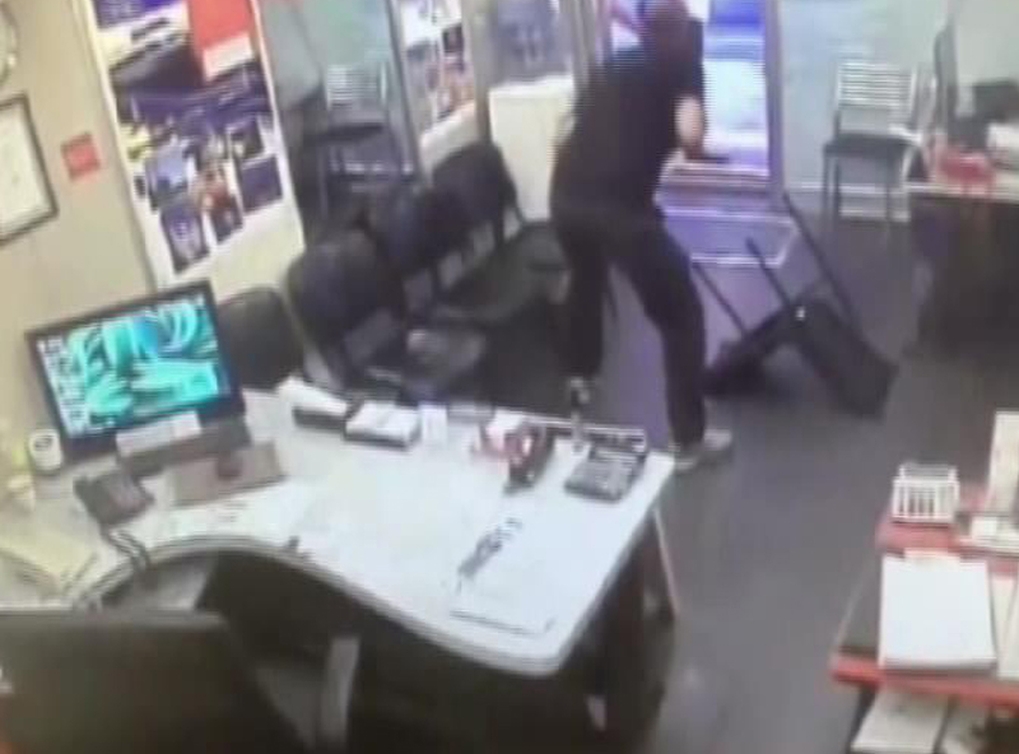 TURİSTLERE KAN KUSTURAN ÇETEYE BASKIN