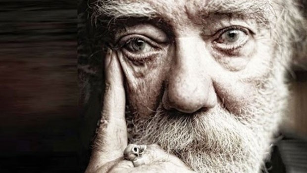 ÜNLÜ YAZAR HAYATINI KAYBETTİ