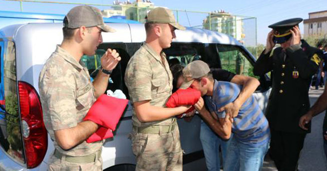 TÜRKİYE ŞEHİTLERİNE AĞLIYOR