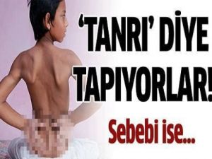 Bu Çocuğa Tanrı Diye Tapıyorlar!