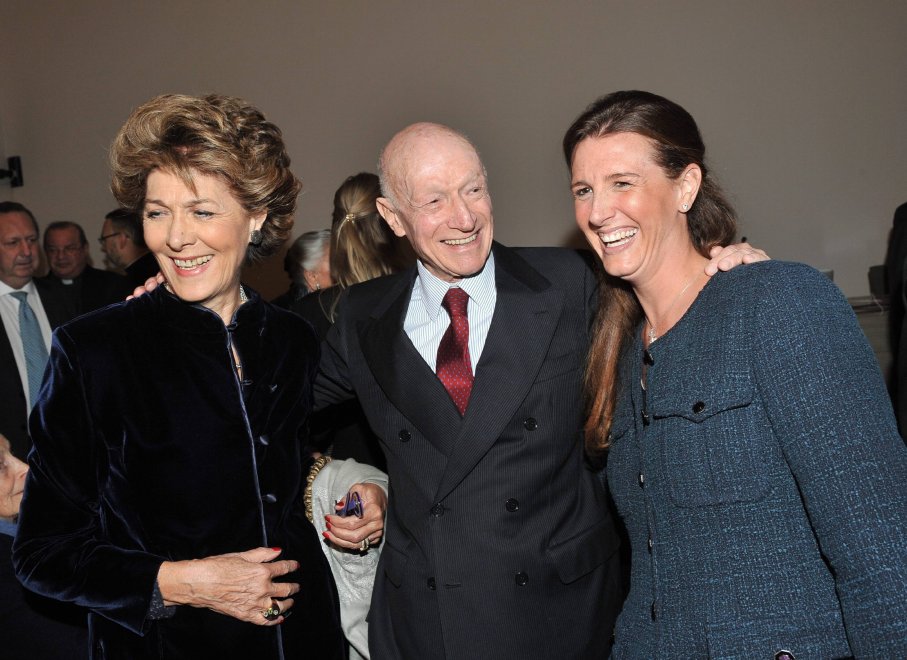 ÜNLÜ İŞADAMINDAN  SEKRETERİNE DEV MİRAS