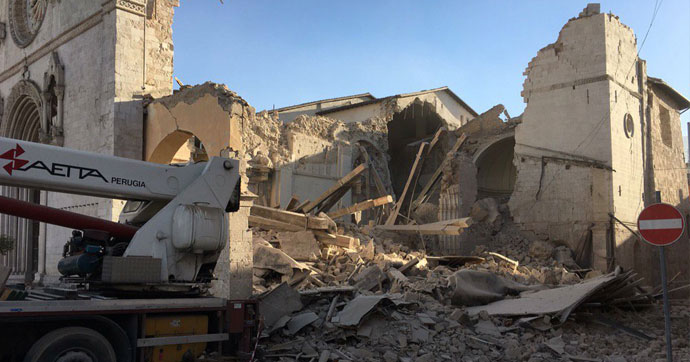 İTALYA'DA BÜYÜK DEPREM