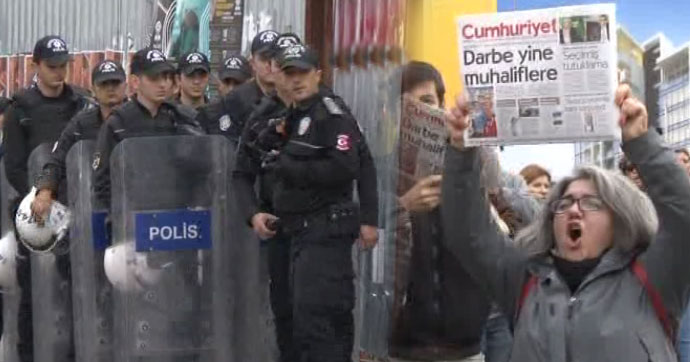 CUMHURİYET'E OPERASYONUN PERDE ARKASI