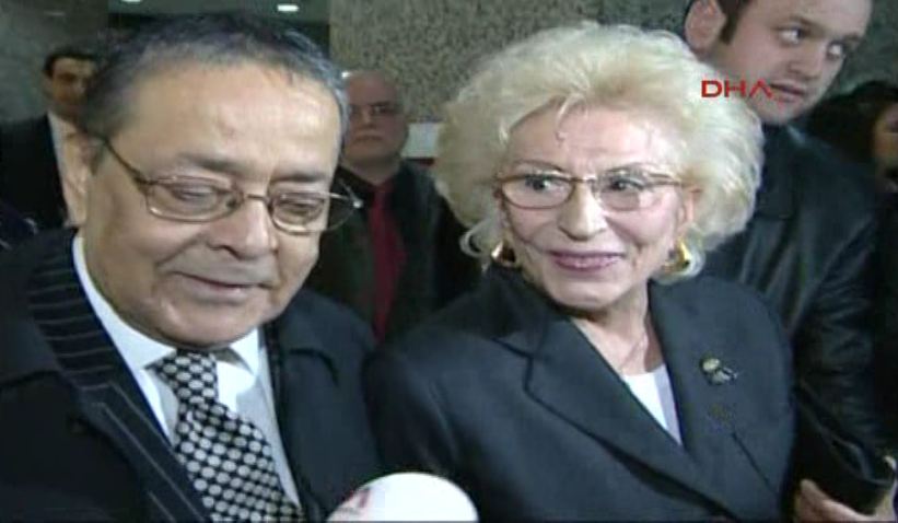 ÜNLÜ TİYATRO SANATÇISI HAYATINI KAYBETTİ