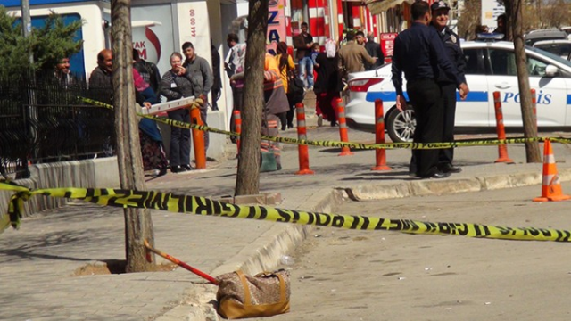 ADANA'DA BOMBALI ÇANTA PANİĞİ; HASTANE BOŞALTILDI
