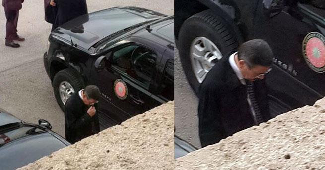 MELİH GÖKÇEK'TEN ANIT KABİR TÖRENİNDE SKANDAL